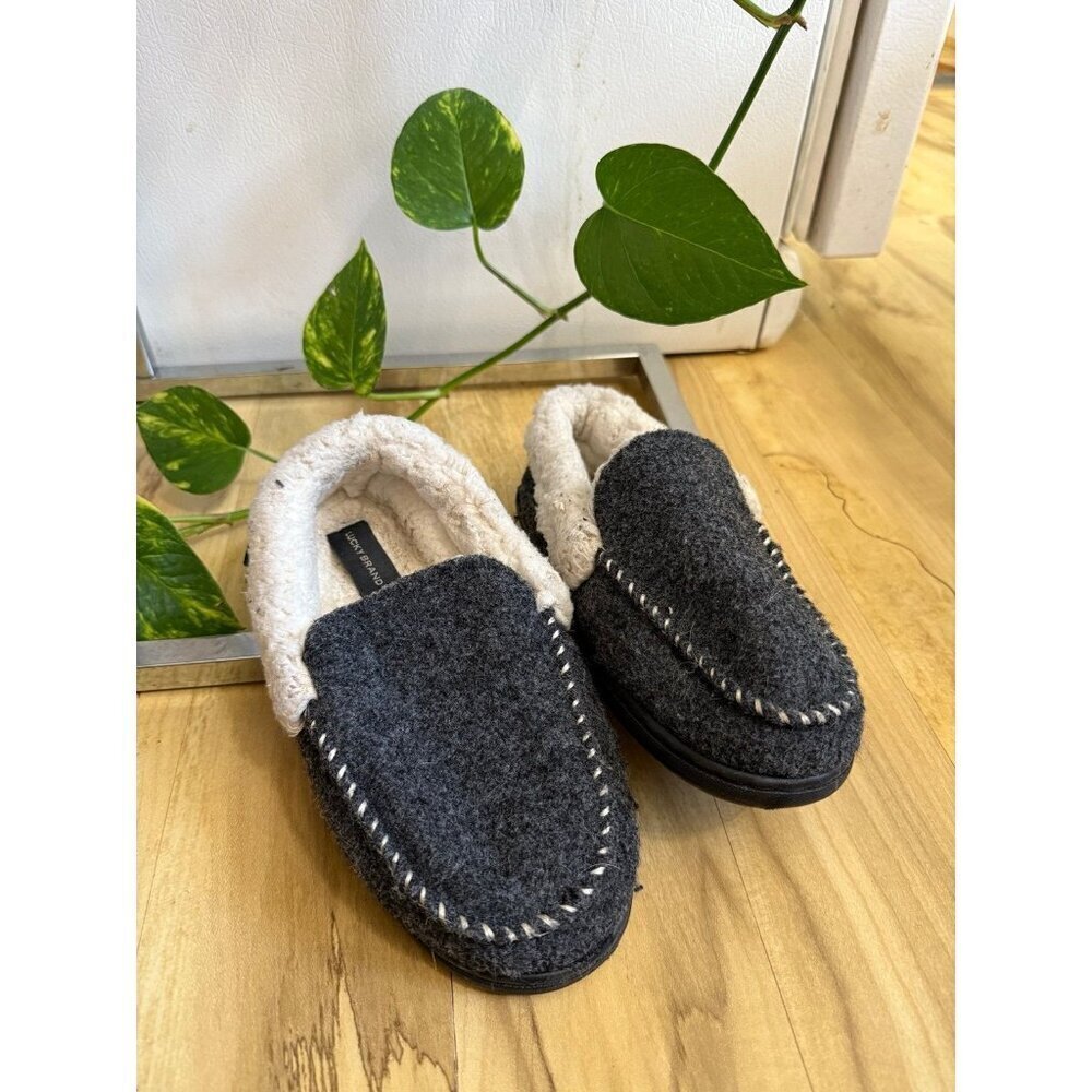 Lucky brand youth size 4 slippers